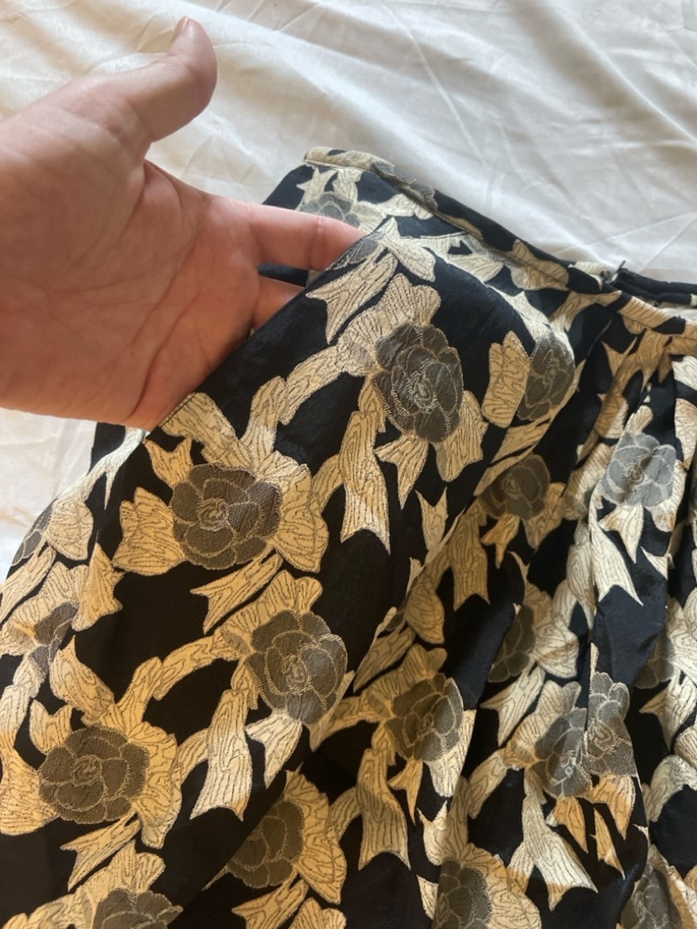 Ann Taylor Floral A-Line Skirt Size 12 Black Cream Fully Lined Career Classic - Picture 12 of 14